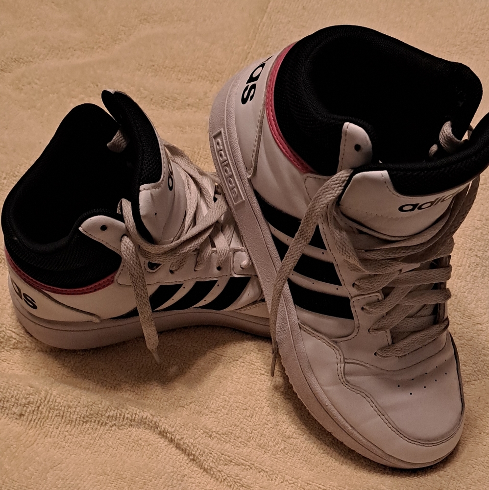 Adidas hoops 3.0 mid classic tennis shoes multi colored, size 7